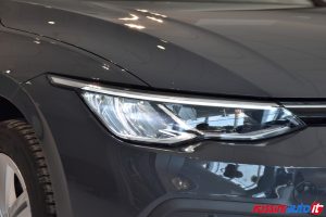 VOLKSWAGEN GOLF 8 1.5 ETSI 131 CV DSG LIFE USATA