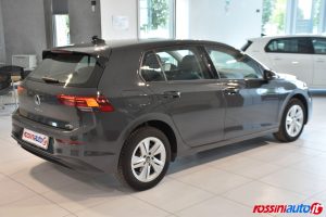 VOLKSWAGEN GOLF 8 1.5 ETSI 131 CV DSG LIFE USATA