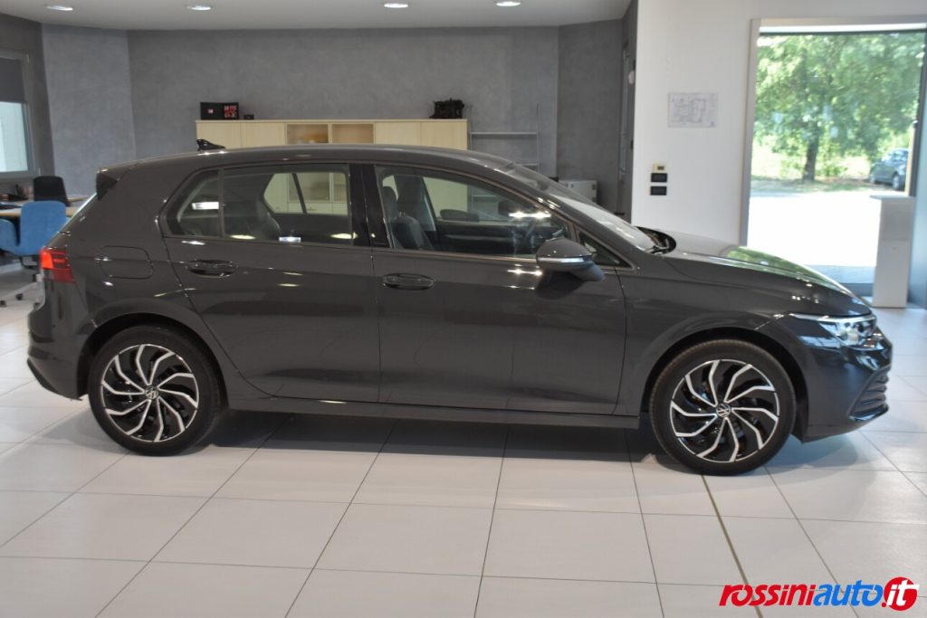 VOLKSWAGEN GOLF 8 BENZINA 1.5 TSI 131 CV LIFE USATA