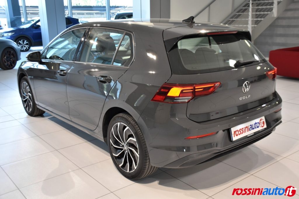 VOLKSWAGEN GOLF 8 BENZINA 1.5 TSI 131 CV LIFE USATA