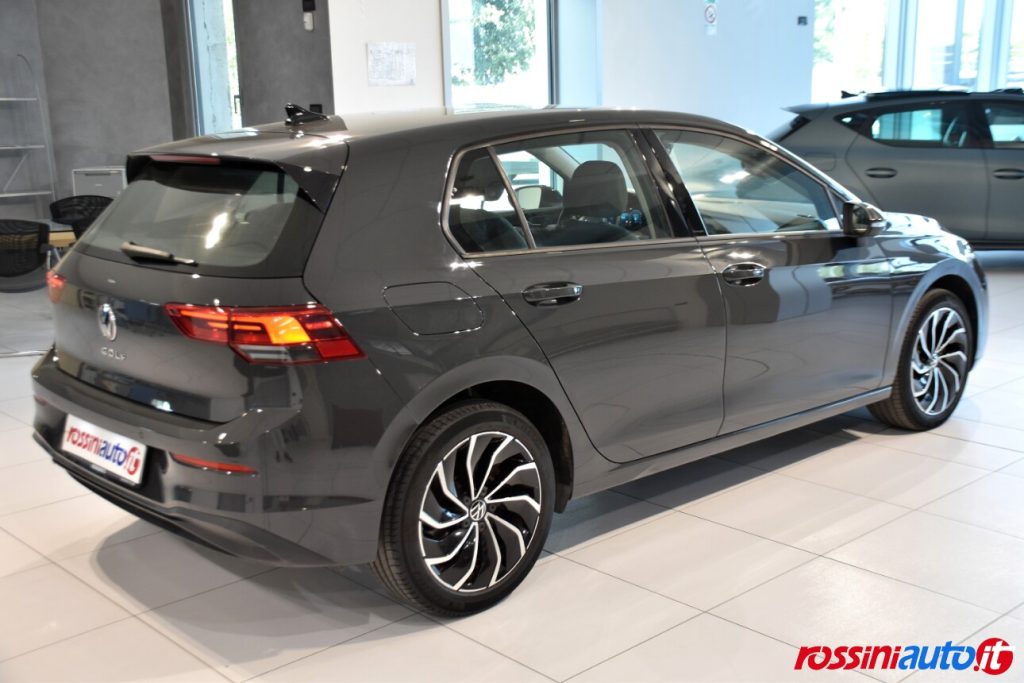 VOLKSWAGEN GOLF 8 BENZINA 1.5 TSI 131 CV LIFE USATA