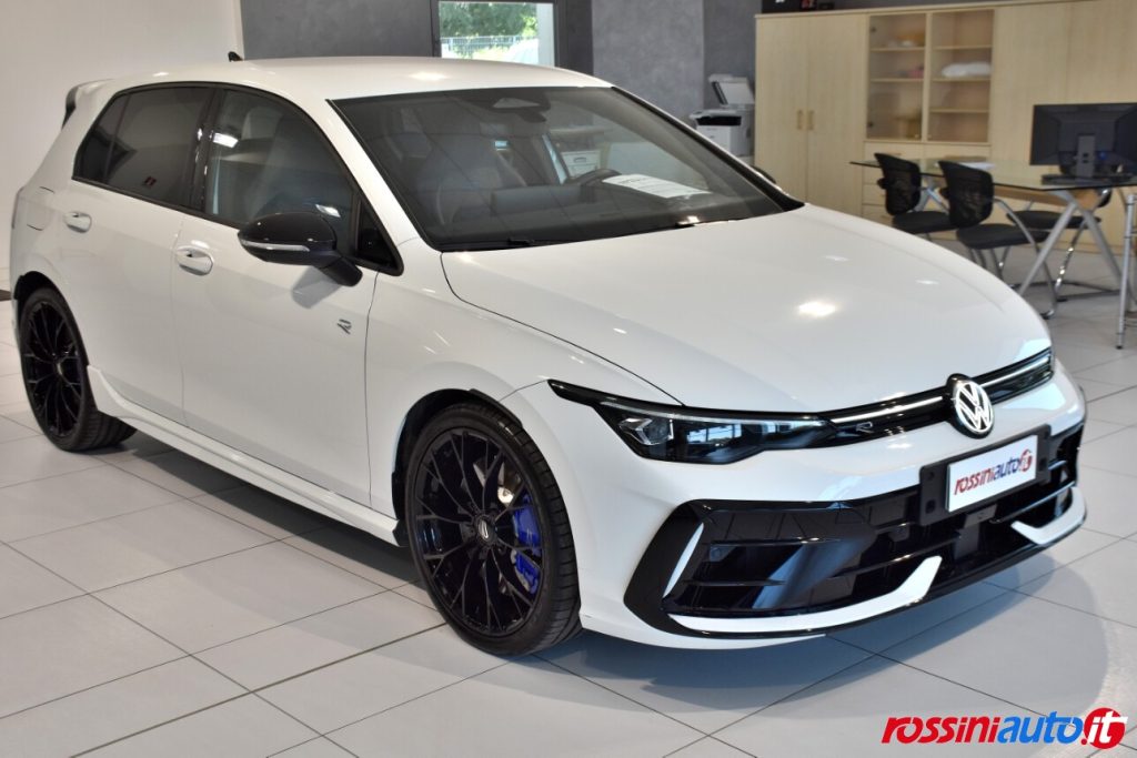 VOLKSWAGEN NUOVA GOLF 8.5 R 2.0 TSI 333 CV DSG 4MOTION USATA