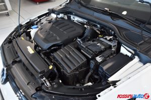 VOLKSWAGEN NUOVA GOLF 8.5 R 2.0 TSI 333 CV DSG 4MOTION USATA