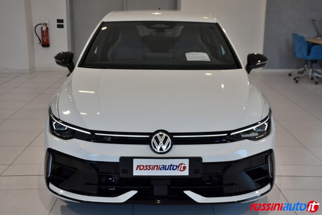 VOLKSWAGEN NUOVA GOLF 8.5 R 2.0 TSI 333 CV DSG 4MOTION USATA