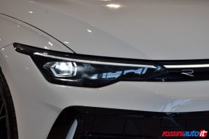 VOLKSWAGEN NUOVA GOLF 8.5 R 2.0 TSI 333 CV DSG 4MOTION USATA