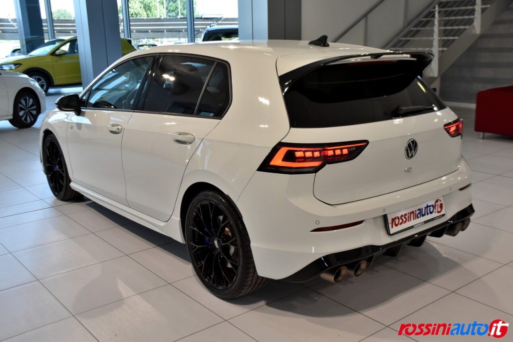 VOLKSWAGEN NUOVA GOLF 8.5 R 2.0 TSI 333 CV DSG 4MOTION USATA