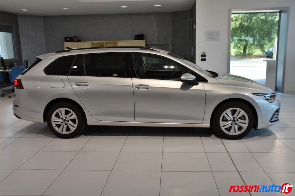 VOLKSWAGEN GOLF 8 VARIANT 2.0 TDI 116 CV DSG LIFE DIESEL USATA