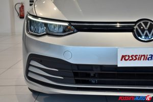 VOLKSWAGEN GOLF 8 VARIANT 2.0 TDI 116 CV DSG LIFE DIESEL USATA