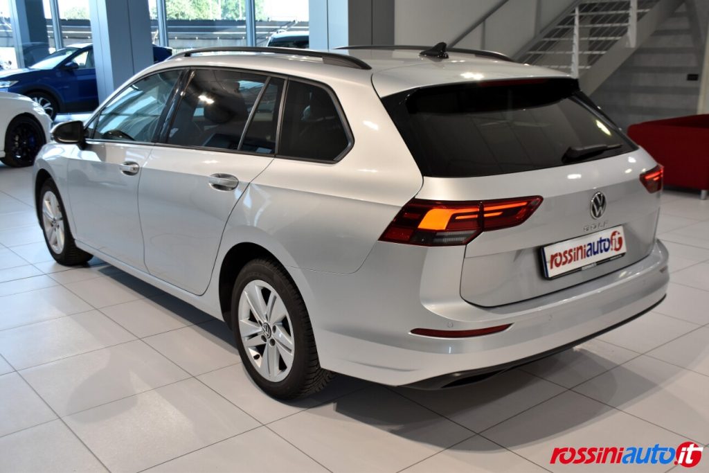 VOLKSWAGEN GOLF 8 VARIANT 2.0 TDI 116 CV DSG LIFE DIESEL USATA