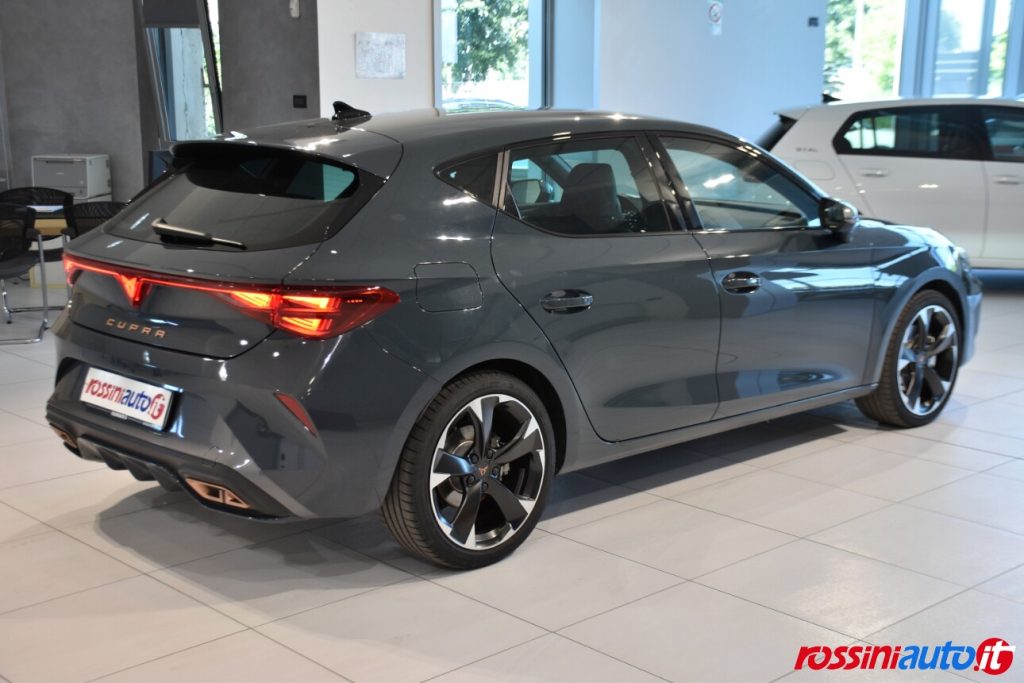 CUPRA NUOVA LEON 1.5 E-HYBRID 204 CV DSG PLUG-IN USATA