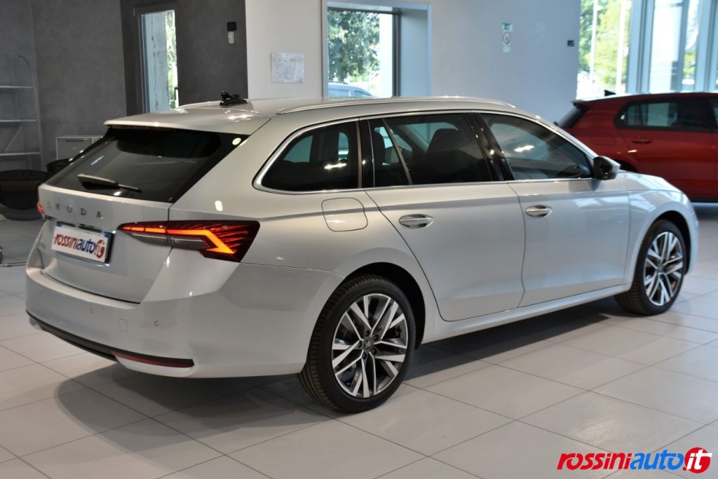 SKODA NUOVA OCTAVIA WAGON 2.0 TDI 150 CV DSG STYLE USATA