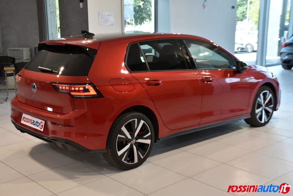 VOLKSWAGEN NEW GOLF 8.5 GTE 1.5 E-HYBRID 272 CV DSG USATA