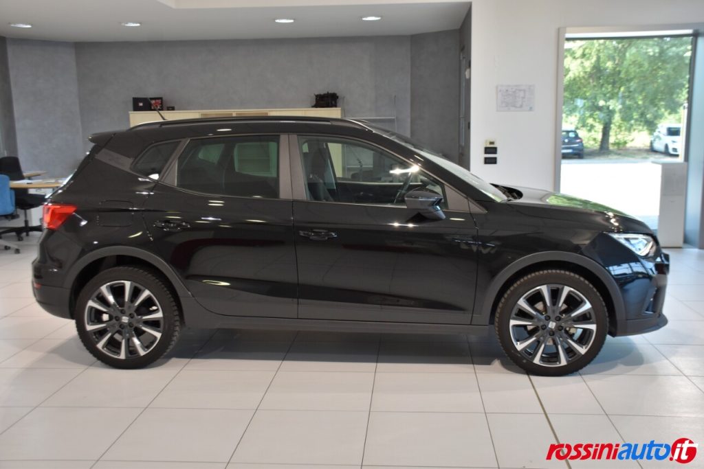 SEAT ARONA 1.0 ECOTSI 95 CV BLACK EDITION USATA