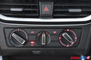 SEAT ARONA 1.0 ECOTSI 95 CV BLACK EDITION USATA