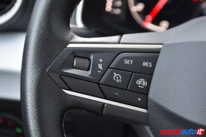 SEAT ARONA 1.0 ECOTSI 95 CV BLACK EDITION USATA