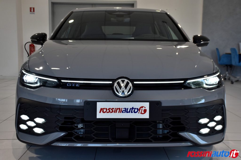 Frontale della Volkswagen Golf 8.5 restyling con nuovi fari a LED