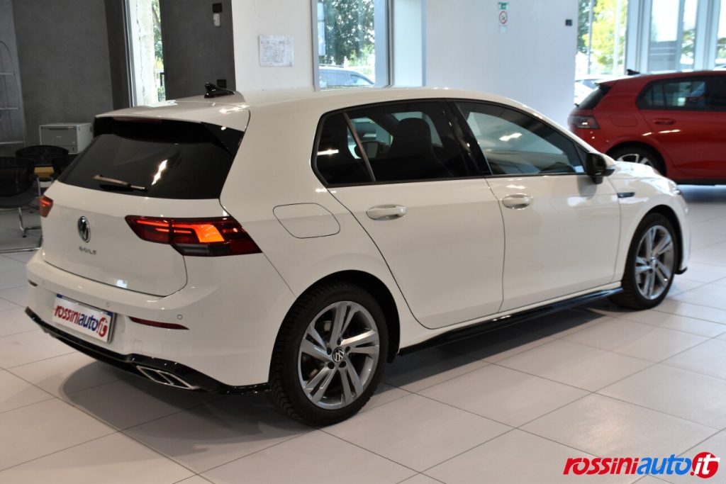VOLKSWAGEN GOLF 8 2.0 TDI 150 CV DSG R-LINE USATA