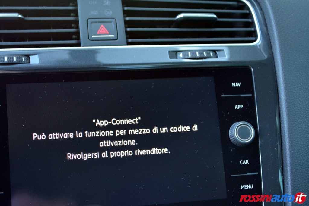 Volkswagen schermata attivazione app connect