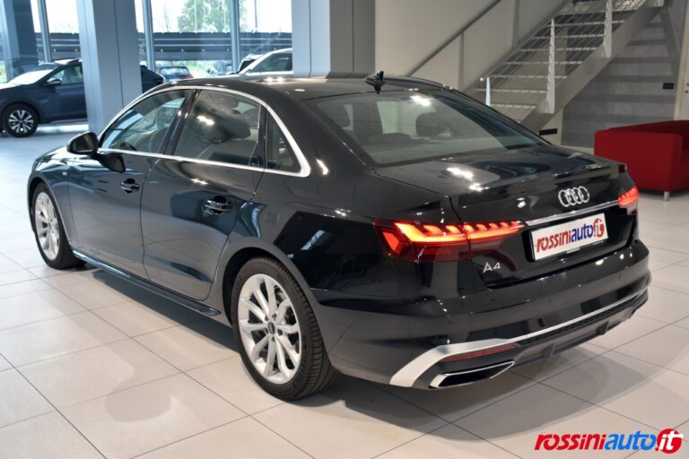 AUDI A4 SEDAN 35 TDI 163 CV S-TRONIC S-LINE EDITION USATA