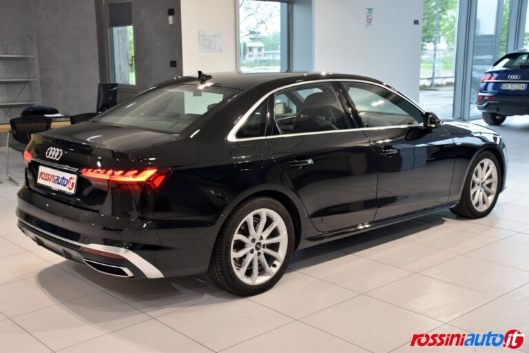 AUDI A4 SEDAN 35 TDI 163 CV S-TRONIC S-LINE EDITION USATA