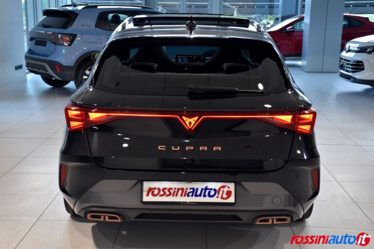 CUPRA NUOVA LEON SPORTSTOURER 1.5 E-HYBRID 204 CV DSG USATA
