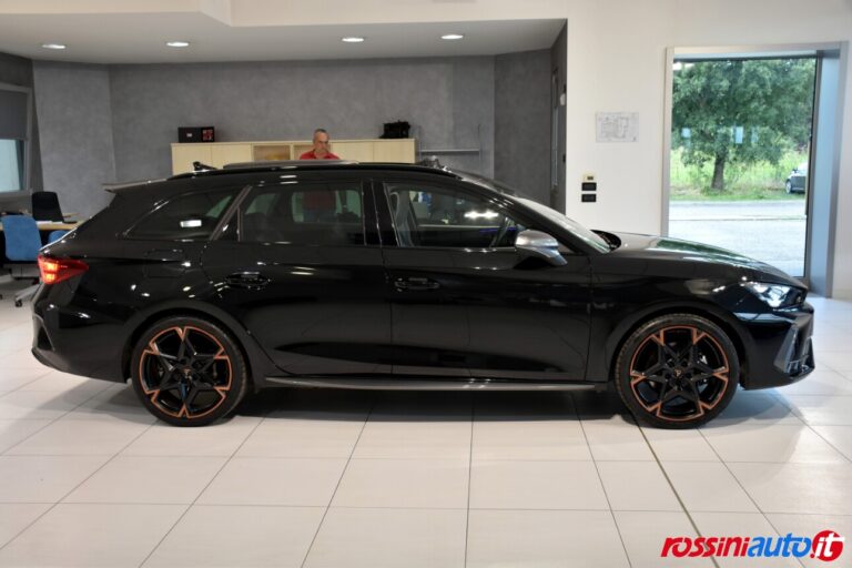 CUPRA NUOVA LEON SPORTSTOURER 1.5 E-HYBRID 204 CV DSG USATA