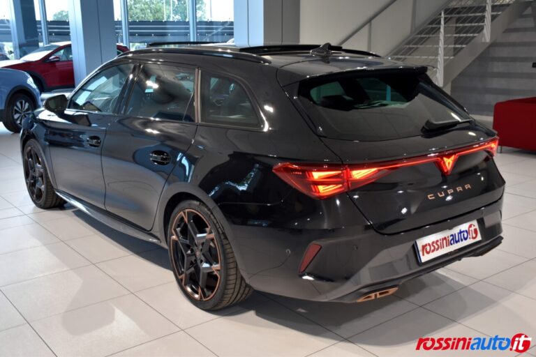 CUPRA NUOVA LEON SPORTSTOURER 1.5 E-HYBRID 204 CV DSG USATA
