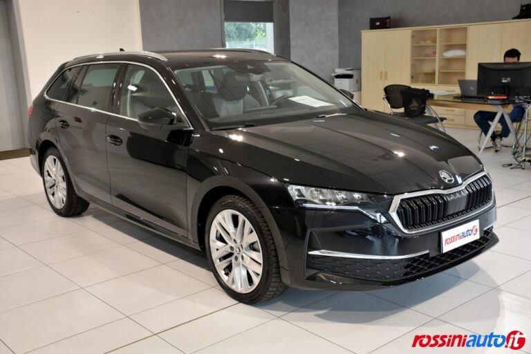 SKODA NUOVA OCTAVIA WAGON 2.0 TDI 150 CV DSG SELECTION USATA