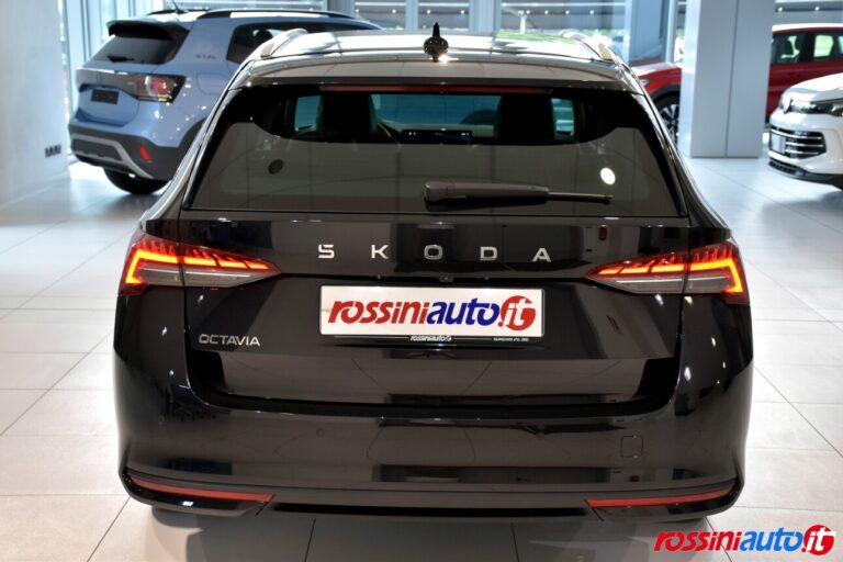 SKODA NUOVA OCTAVIA WAGON 2.0 TDI 150 CV DSG SELECTION USATA