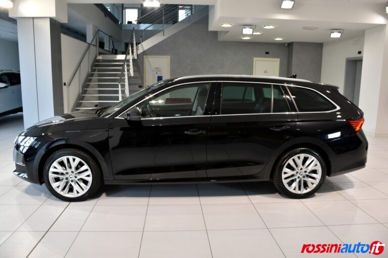 SKODA NUOVA OCTAVIA WAGON 2.0 TDI 150 CV DSG SELECTION USATA