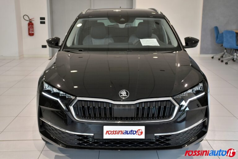 SKODA NUOVA OCTAVIA WAGON 2.0 TDI 150 CV DSG SELECTION USATA