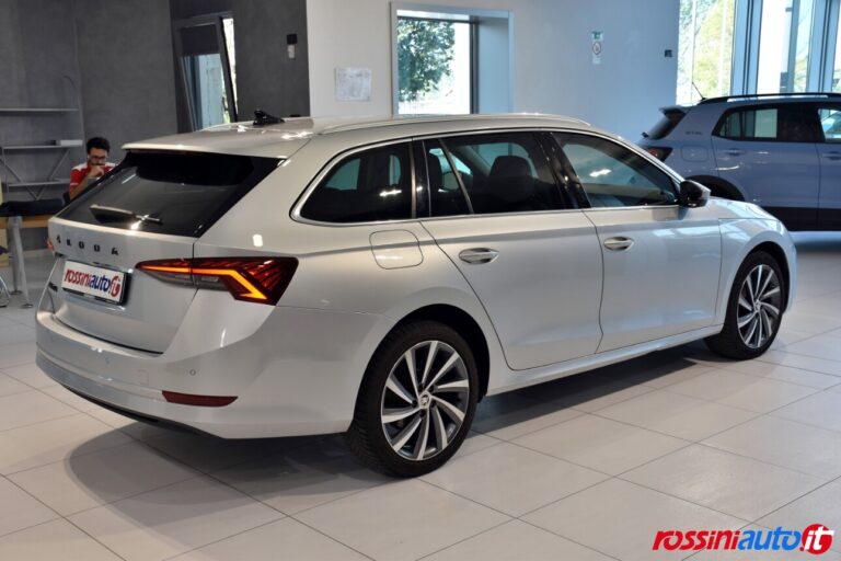 SKODA OCTAVIA WAGON DIESEL 2.0 TDI 150 CV DSG STYLE USATA