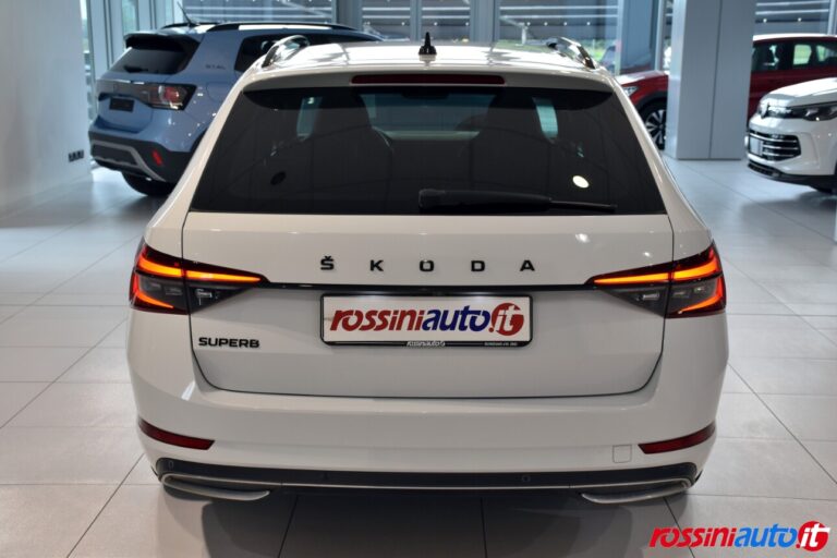 SKODA SUPERB WAGON 2.0 TDI 200 CV DSG SPORTLINE USATA