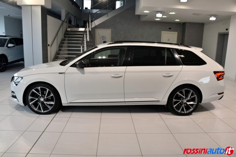 SKODA SUPERB WAGON 2.0 TDI 200 CV DSG SPORTLINE USATA