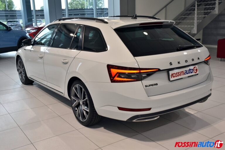 SKODA SUPERB WAGON 2.0 TDI 200 CV DSG SPORTLINE USATA