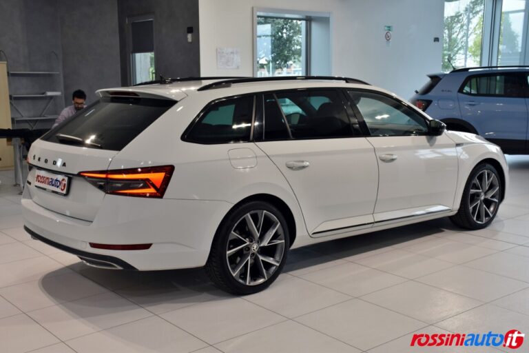SKODA SUPERB WAGON 2.0 TDI 200 CV DSG SPORTLINE USATA