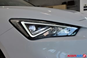 fari Full LED anteriori Leon 2020