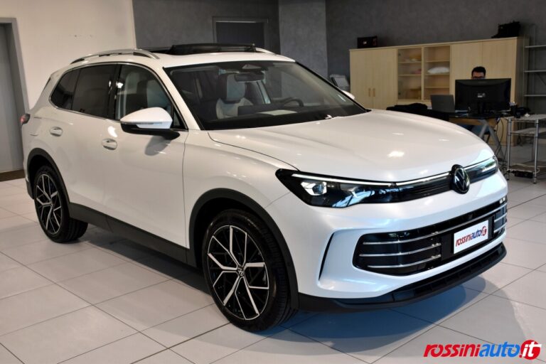 VOLKSWAGEN NUOVA TIGUAN 2.0 TDI 150 CV DSG ELEGANCE USATA