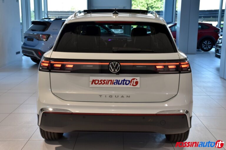 VOLKSWAGEN NUOVA TIGUAN 2.0 TDI 150 CV DSG ELEGANCE USATA