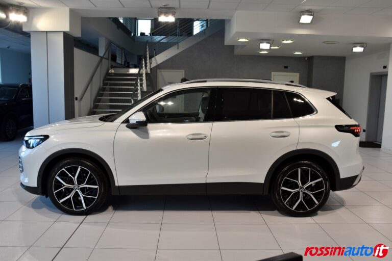 VOLKSWAGEN NUOVA TIGUAN 2.0 TDI 150 CV DSG ELEGANCE USATA