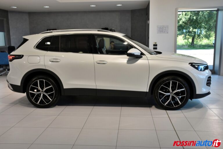 VOLKSWAGEN NUOVA TIGUAN 2.0 TDI 150 CV DSG ELEGANCE USATA
