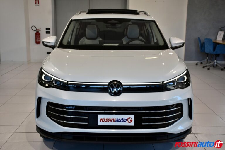 VOLKSWAGEN NUOVA TIGUAN 2.0 TDI 150 CV DSG ELEGANCE USATA