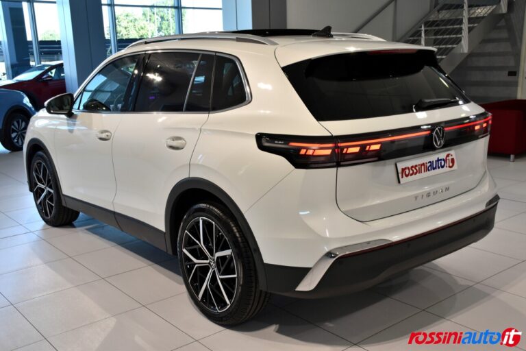 VOLKSWAGEN NUOVA TIGUAN 2.0 TDI 150 CV DSG ELEGANCE USATA