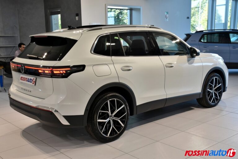 VOLKSWAGEN NUOVA TIGUAN 2.0 TDI 150 CV DSG ELEGANCE USATA
