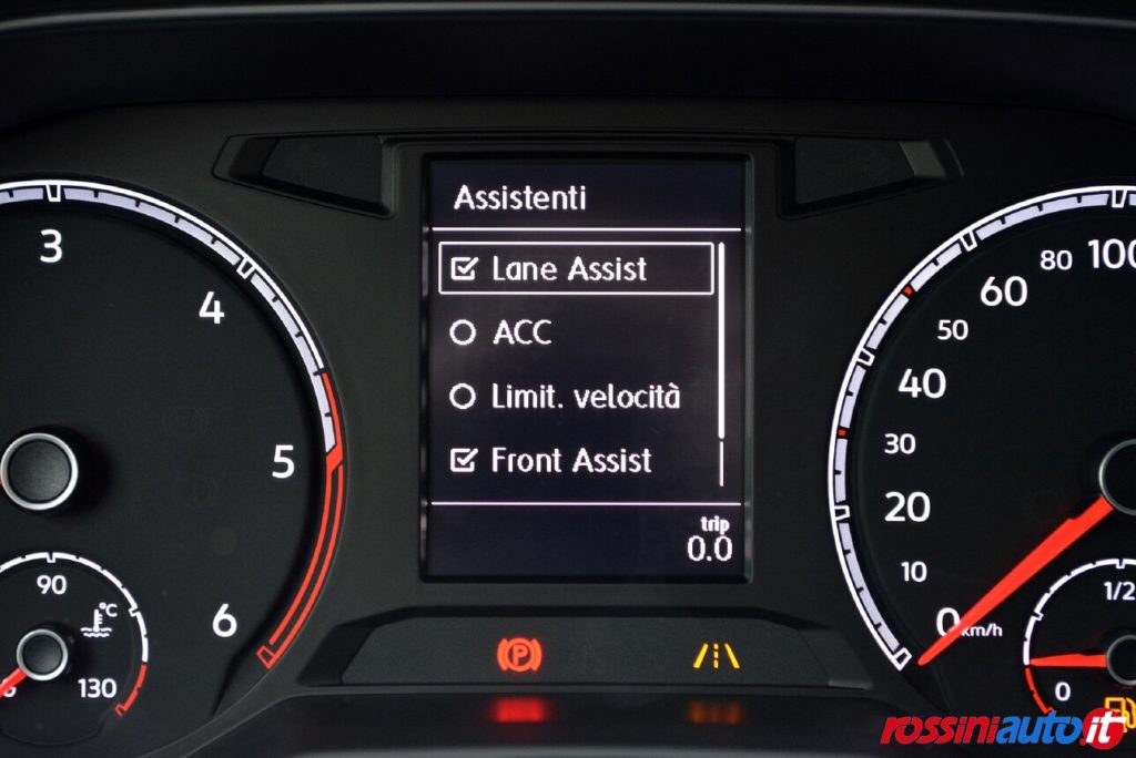 volkswagen t-roc business km 0 assistenti di guida